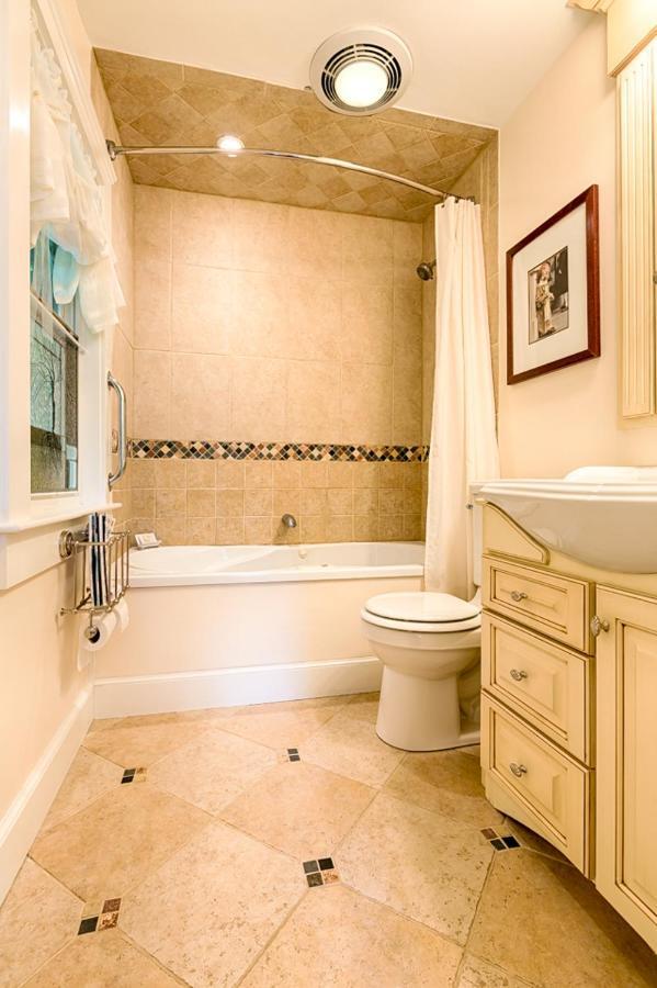 فيتشبيرغ Howarth House Bed And Breakfast المظهر الخارجي الصورة